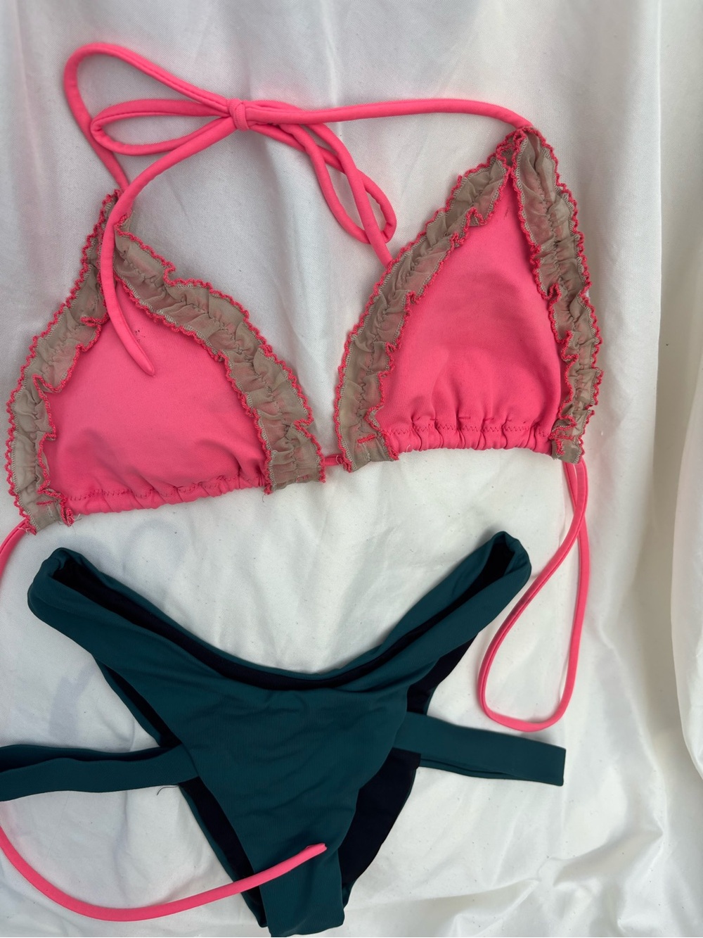 💥Hot Girl Summer  Pink Ruffle Trim Triangle Bikini Top/Two Toned TealBottoms 🔥